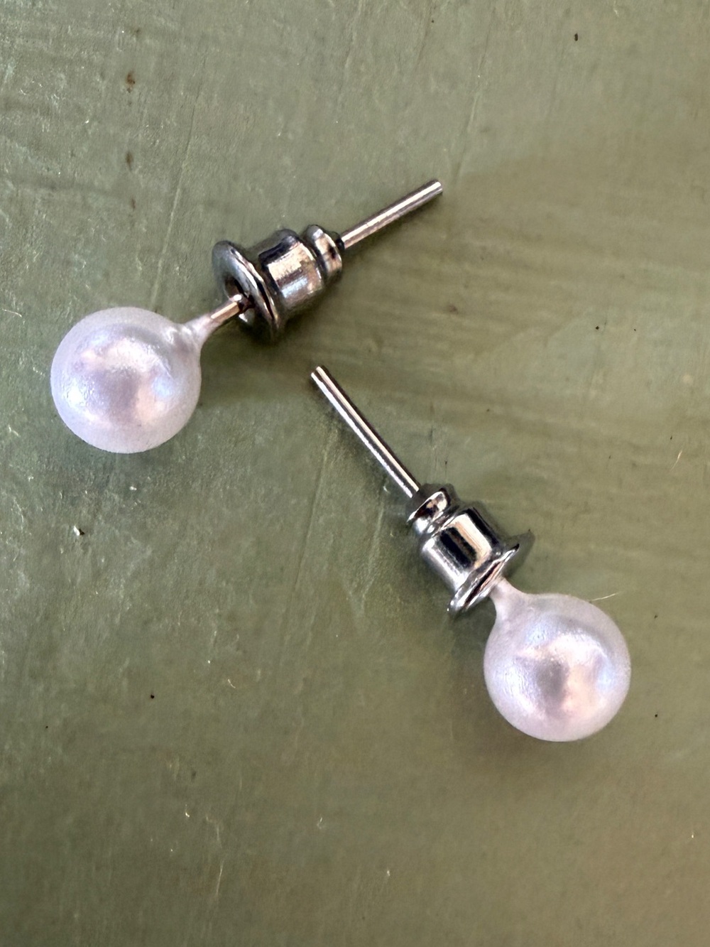 New Classic faux Pearl Ball Stud Earrings - White